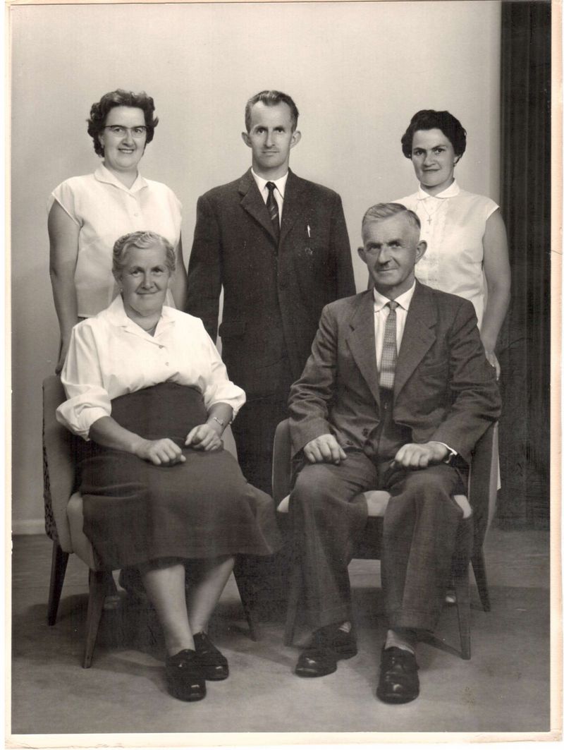 1956_fam_ruegg1.jpg